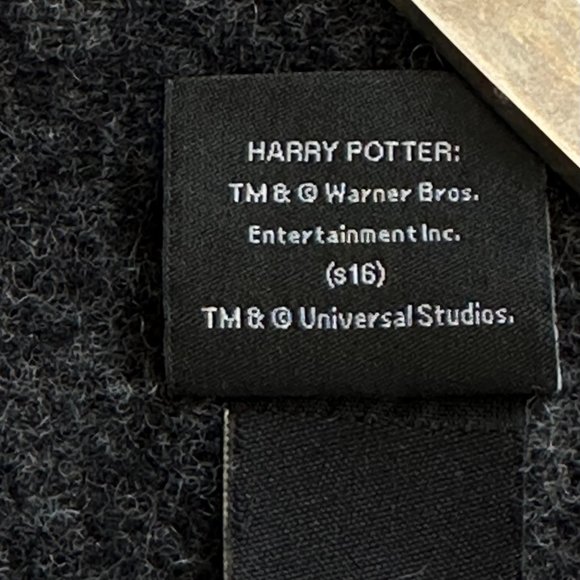 Harry Potter Gryffindor™ XS Youth Lambswool Sweater Uniform Made in Scotland EUC - Picture 9 of 14